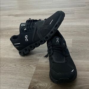 On Cloud Women’s Running Sneakers Shoes